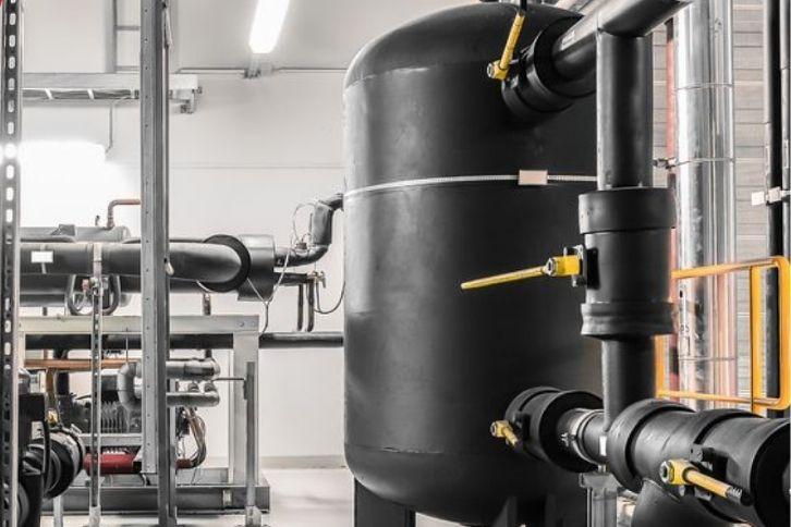 Pressure vessels for data center cooling